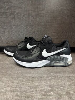 Women's Nike Air Max Excee Shoes (Black/White/Gray) - Size 7